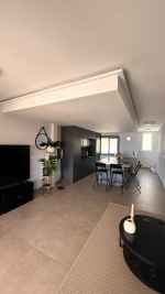Chalet Adosado Independiente de 2 Dormitorios con Vistas al Mar y Piscina Comunitaria – Roque del Conde